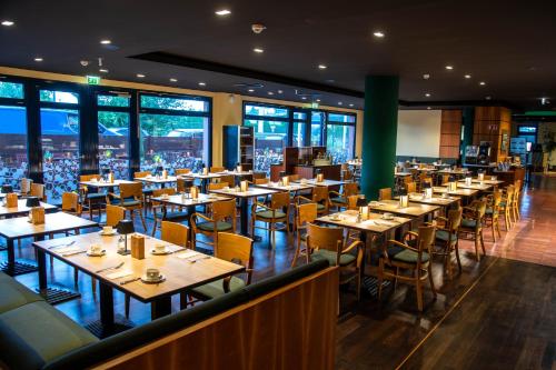 Best Western Premier Airporthotel Berlinにあるレストランまたは飲食店