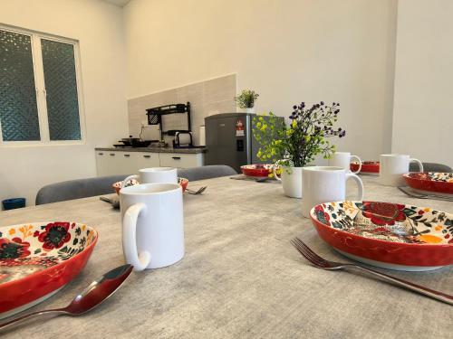 Makanan di atau berdekatan apartmen