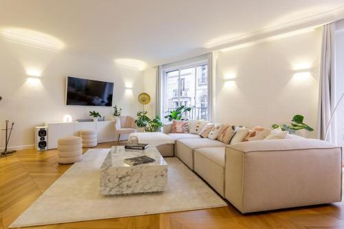 Maison Josephine Stunning Apartment Champs-Elysees 3 bedrooms