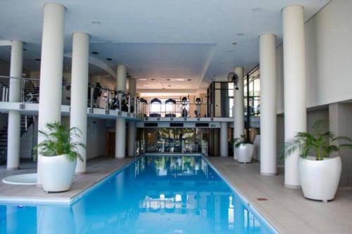 Φωτογραφία από το άλμπουμ του ZALS Luxury- Knightsbridge 2 Bed στο Κέιπ Τάουν