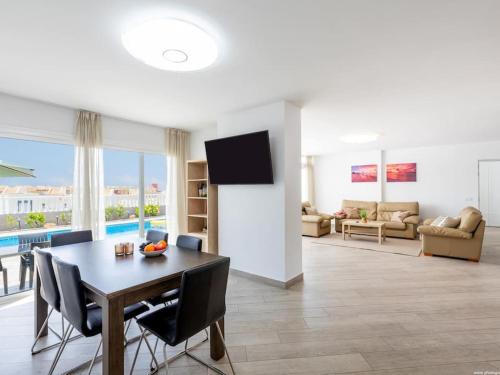 Stunning villa Mila in Madroñal, heated pool