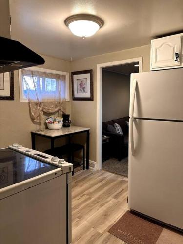 Dapur atau dapur kecil di Modern Tiny Home Escape