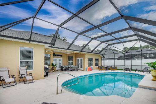 Fotografie z fotogalerie ubytování Bike, Golf and Swim Palm Coast Home with Lanai! v destinaci Palm Coast