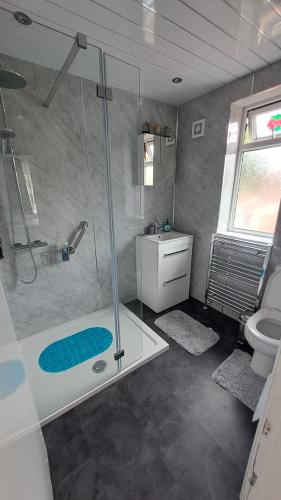 Gallery image of Dalton House - Three Bedroom Property Stretford free parking Near The Trafford Centre in Manchester