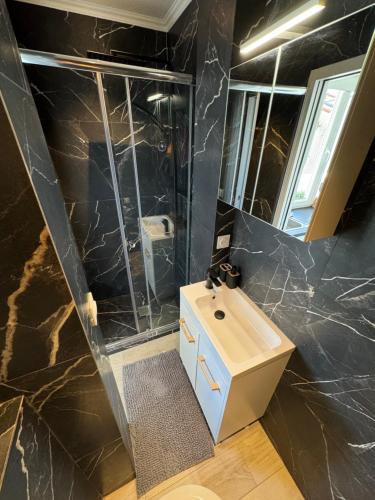 Ванная комната в L'IDEAL - Studio Hyper centre, Gare SNCF Nice Ville