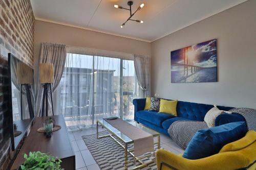 Ruang duduk di Lowveld Vivid Haven