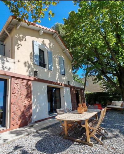 chambre d'hote de charme "Villa les Iris" proche centre ville