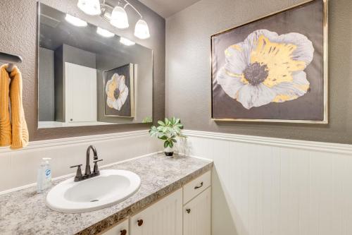 Fotografie z fotogalerie ubytování Loveland Retreat Near Dtwn with Outdoor Dining! v destinaci Loveland