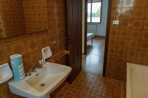 Fanciful 2-BR outside ZTL