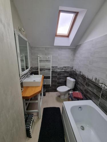 Bany a Casa din vale