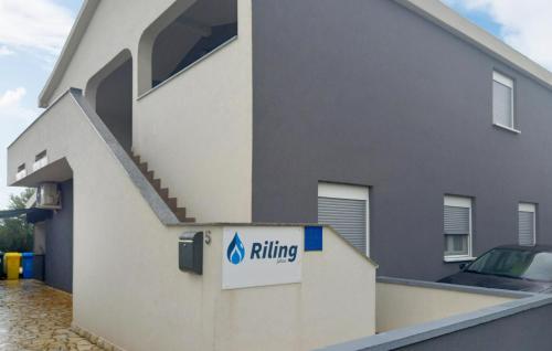 Beautiful Apartment In Vir With Wifi