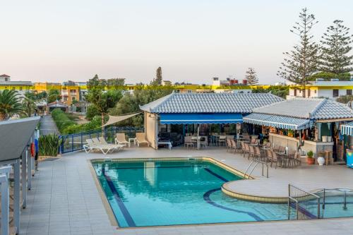 Πισίνα στο ή κοντά στο Sergiani Garden Hotel Apartments