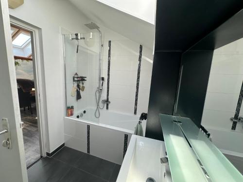 Koupelna v ubytování Apartment Maria in Grafing bei München