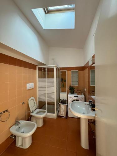 Koupelna v ubytování Attico con Balcone in Centro a Milano Isola