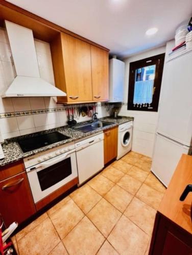 Dapur atau dapur kecil di Adosado Las Cumbres de Hoz