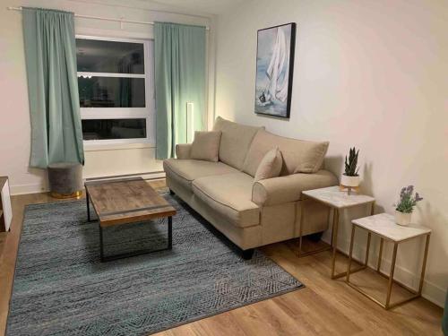 Χώρος καθιστικού στο Nice Cozy & Unique Apartment with Free Parking