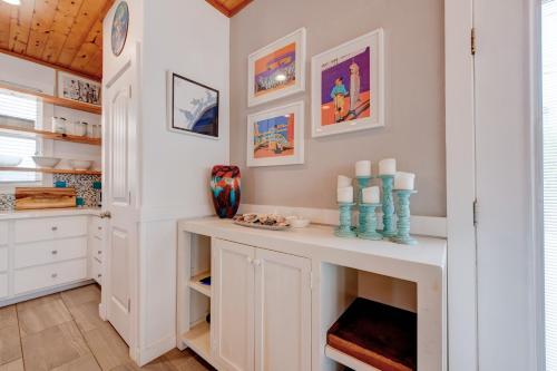 Η κουζίνα ή μικρή κουζίνα στο Lucky Dog Cottage SC1