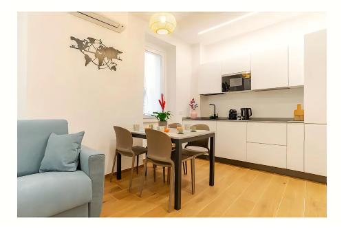 Lux Vaticana Suite