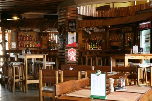 Εστιατόριο ή άλλο μέρος για φαγητό στο Guest House Meat Heads Pub