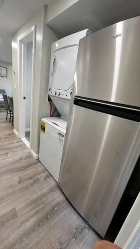 Kuchyň nebo kuchyňský kout v ubytování 2 Bd 2 Ba Unit laundry &kitchen