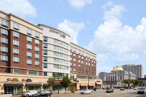 Courtyard by Marriott Newark Downtown Image