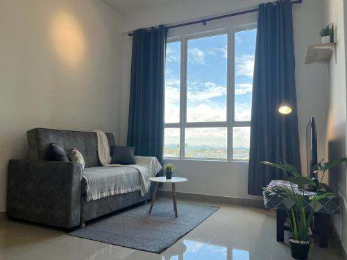 Postel nebo postele na pokoji v ubytování Industrial 2BR 8Pax Impression City 5Mins ToTown