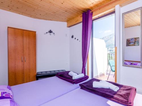 Apartments & Rooms Mihajica- Two Bedroom Apartment with Balcony and Sea View
