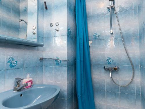 Ένα μπάνιο στο Apartments Kisic-Three Bedroom Apartment with Sea View