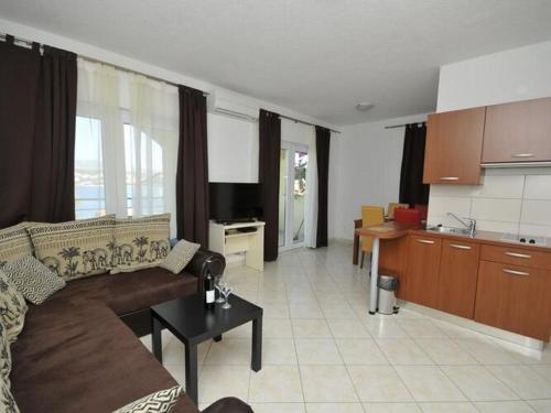 Apartments Villa Moonlight - One Bedroom Apartment with Sea View Terrace and Balcony Mia