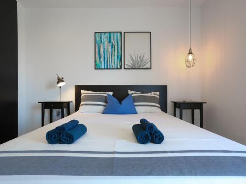 Apartments Marti - Three Bedroom Apartment with Balconies and Sea View - ST