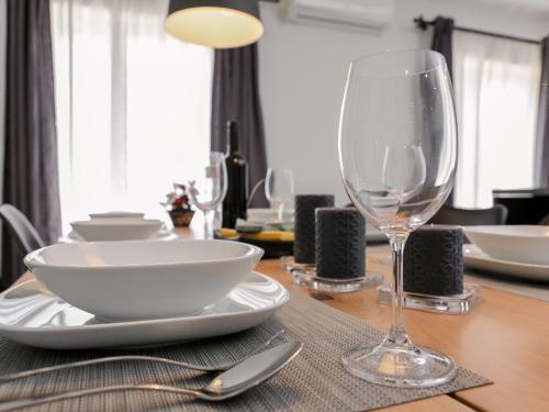 Apartments Marti - Three Bedroom Apartment with Balconies and Sea View - ST