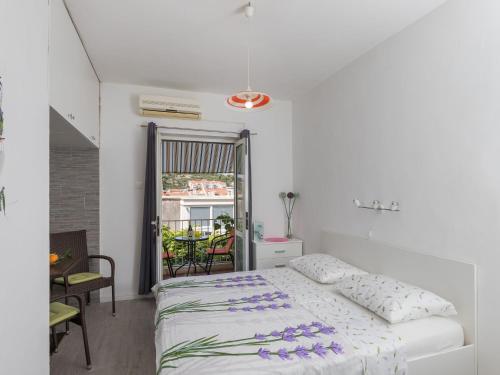 Guest House Bradas-Double Room with Shared Bathroom No3