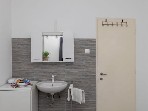 Guest House Bradas-Double Room with Shared Bathroom No3