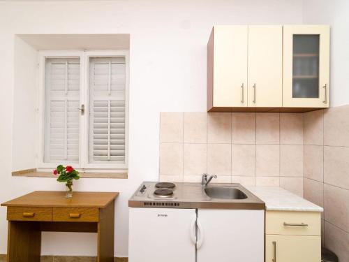Apartment with balcony and sea view