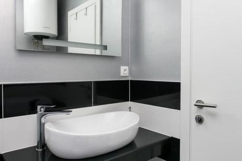 Apartment Dup i - Two Bedroom Apartment with Balcony