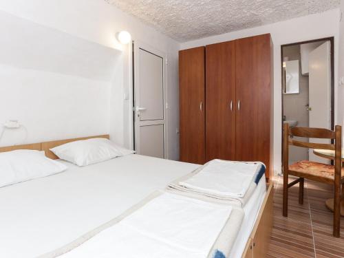Lapad View Apartments - Duplex Economy Two Bedroom Apartment with Terrace
