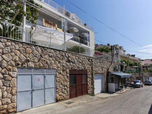 Lapad View Apartments - Duplex Economy Two Bedroom Apartment with Terrace