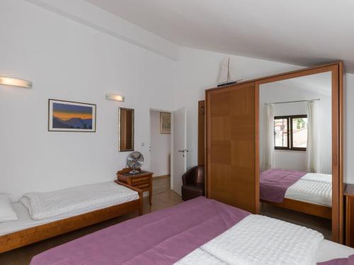 Guest House Kono - Two-Bedroom Apartment with Balcony and Sea View - Marka Gjaje Street