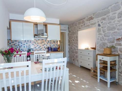 Apartment Nera - Triplex Two Bedroom Apartment with Balcony and Sea View
