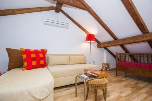 Apartment Nera - Triplex Two Bedroom Apartment with Balcony and Sea View