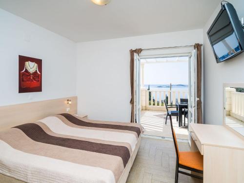 Villa Samba - Two-Bedroom Apartment with Terrace and Sea View - A4 1