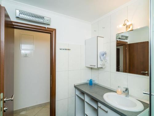 Villa Samba - Two-Bedroom Apartment with Terrace and Sea View - A4 1
