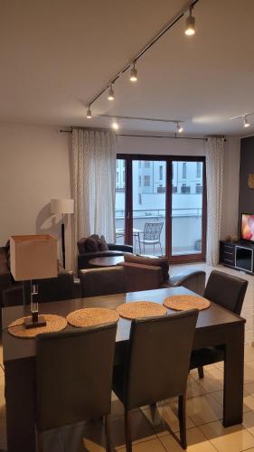 Posezení v ubytování Frog Apartment - 2 bedrooms and living room