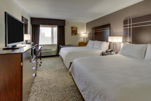 Кровать или кровати в номере Holiday Inn Express Aberdeen-Chesapeake House by IHG