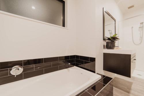 Ein Badezimmer in der Unterkunft The Wilmers Gathering Place