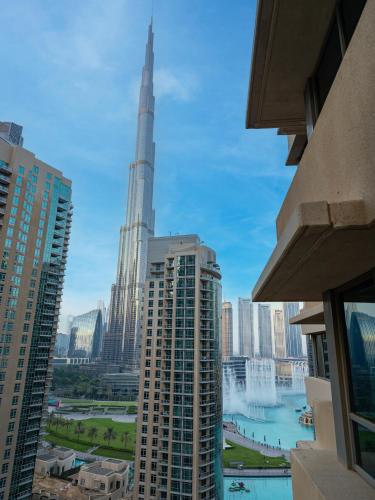 New Burj Khalifa & Fountain Views & Work station