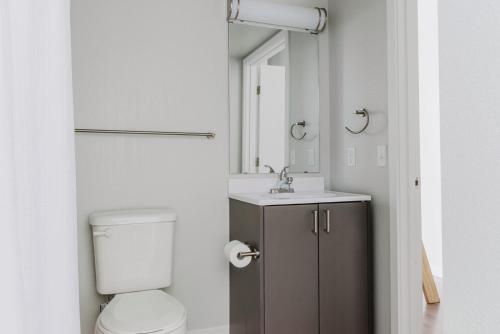 Blueground Tacoma gym elevator lounge wd SEA-770_3