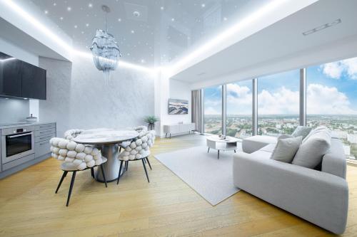 Μια τηλεόραση ή/και κέντρο ψυχαγωγίας στο Apartamenty w Sky Tower