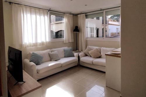 Peral 32 - Baix amb Pàrquing