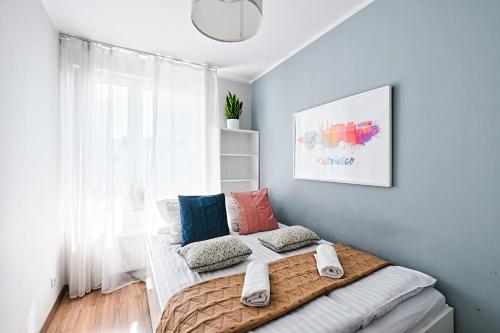 Golden Apartments/Op25